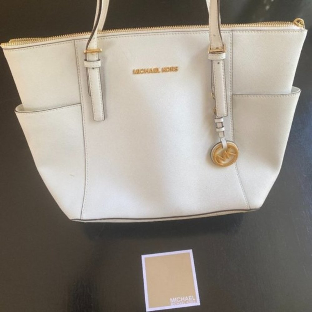 Michael Kors White and gold purse